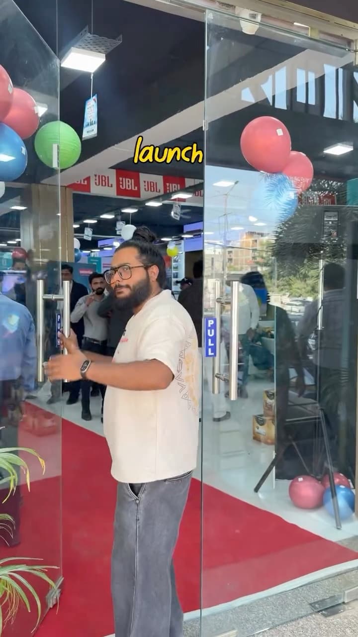 Stills from the Hisense store launch in Gurgaon (1 of 3)